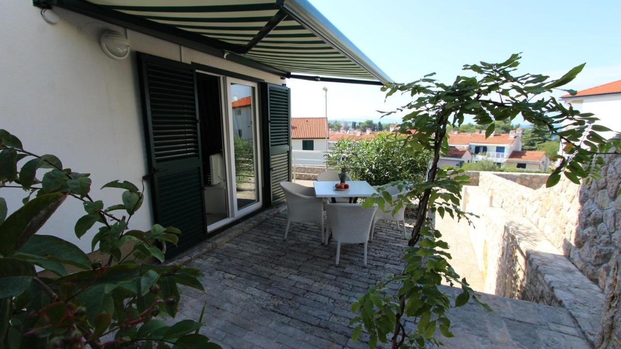 Apartments Adria Малинска Экстерьер фото