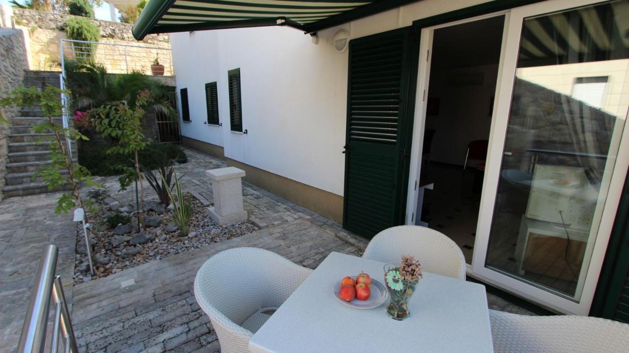 Apartments Adria Малинска Экстерьер фото