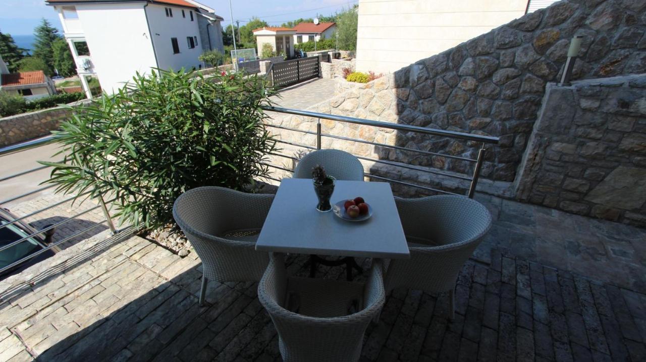 Apartments Adria Малинска Экстерьер фото