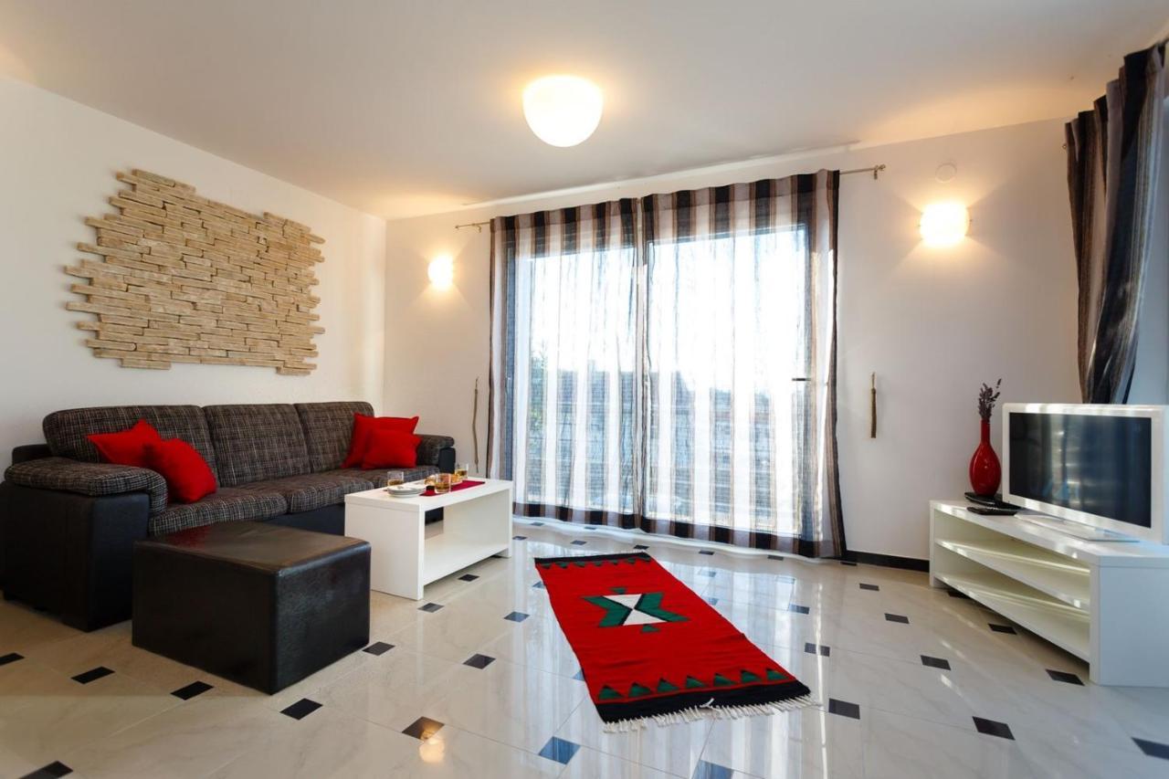 Apartments Adria Малинска Экстерьер фото