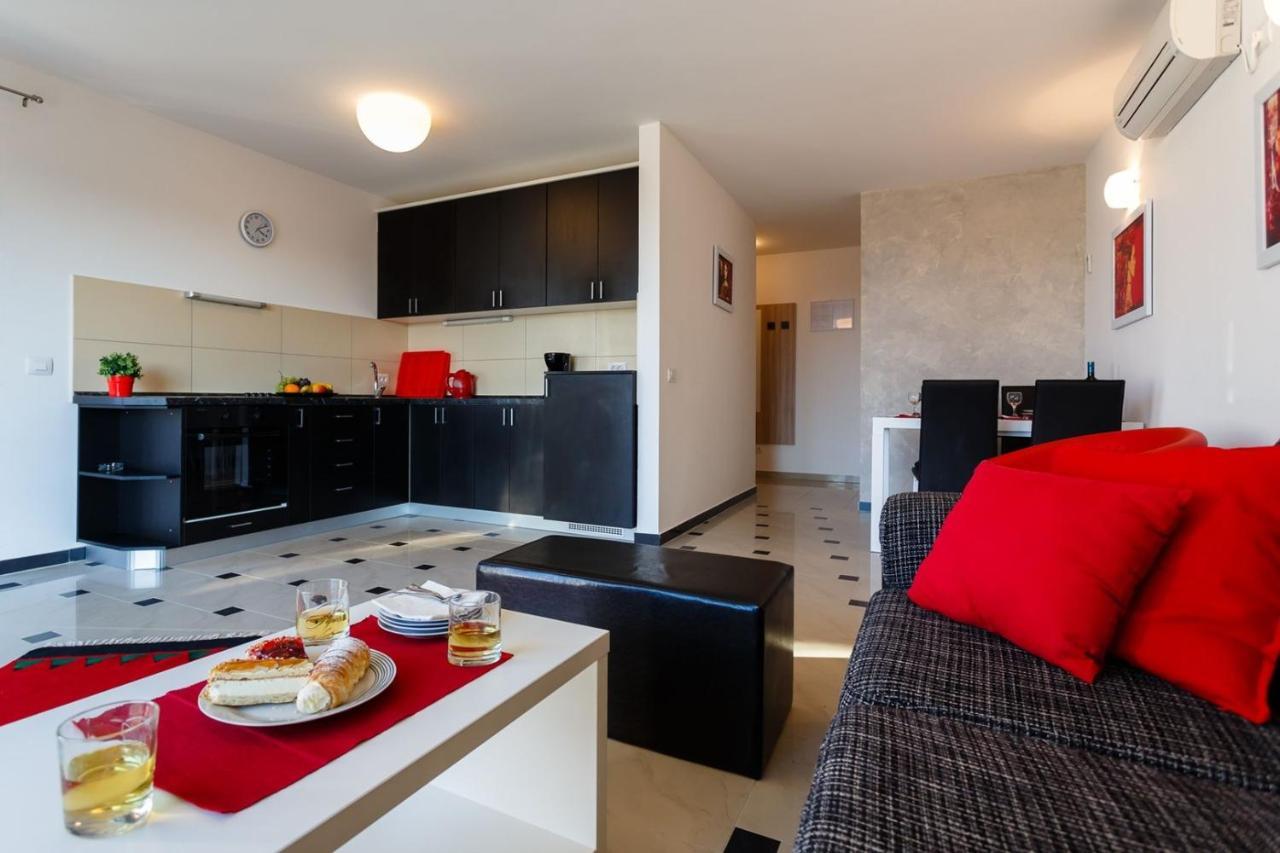 Apartments Adria Малинска Экстерьер фото