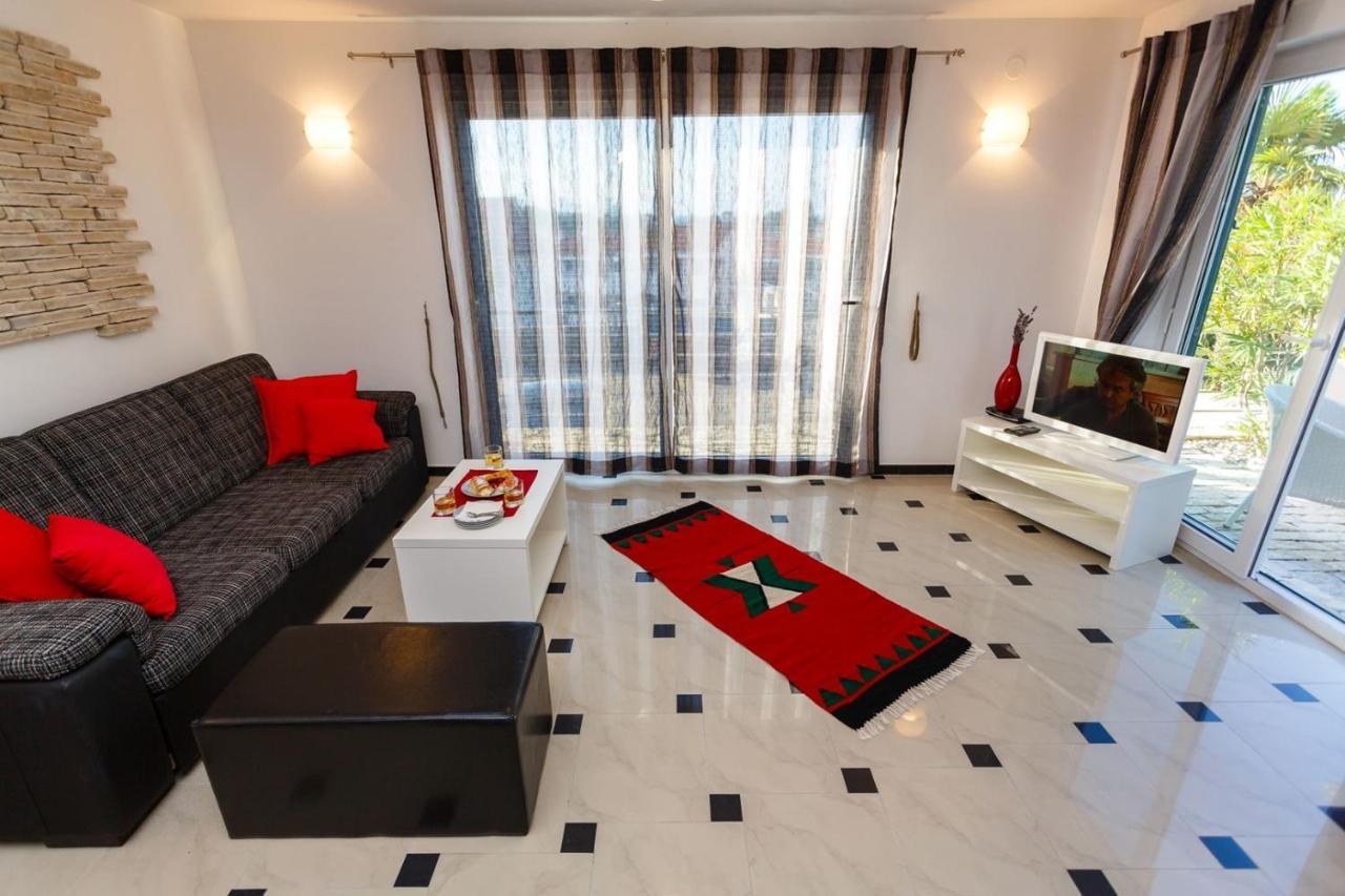 Apartments Adria Малинска Экстерьер фото