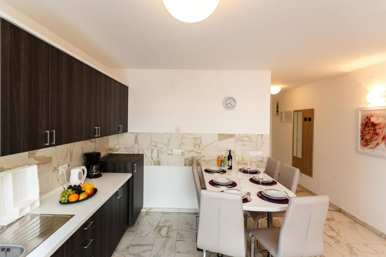 Apartments Adria Малинска Экстерьер фото